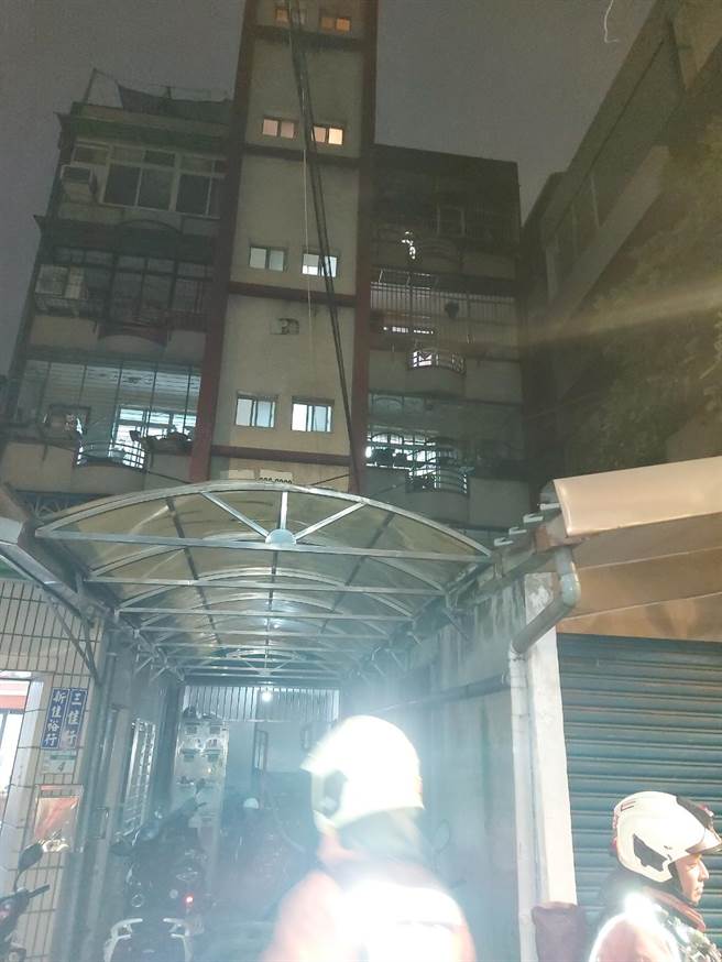板桥金门街火警，1名男子命丧火场。（民眾提供）