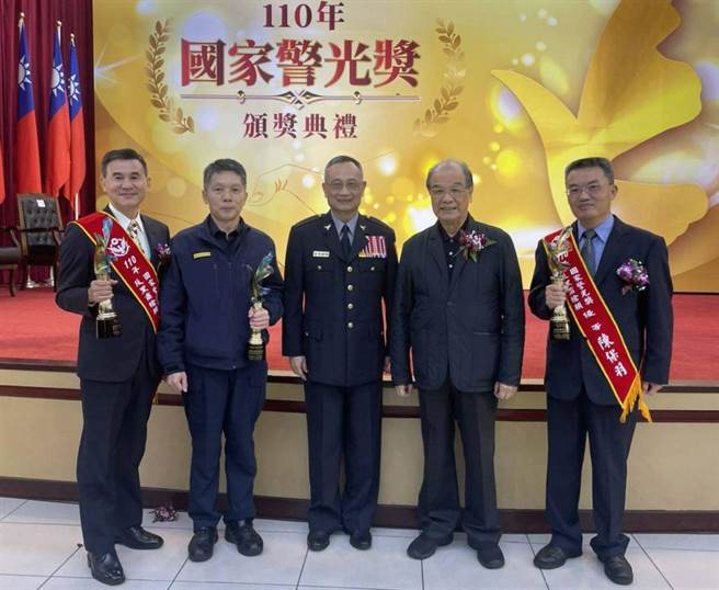 警政署長陳家欽嘉勉嘉義市警察局團隊。（嘉義市警察局提供）