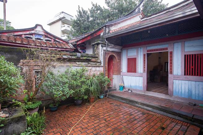 台北市與高氏宗族協調，修復建物時規劃以調查研究、舊照片、現況等依據回復原有外觀，並盡量維持建物內部的舊有材料，以保存清代書院的建築風華。（羅永銘攝）