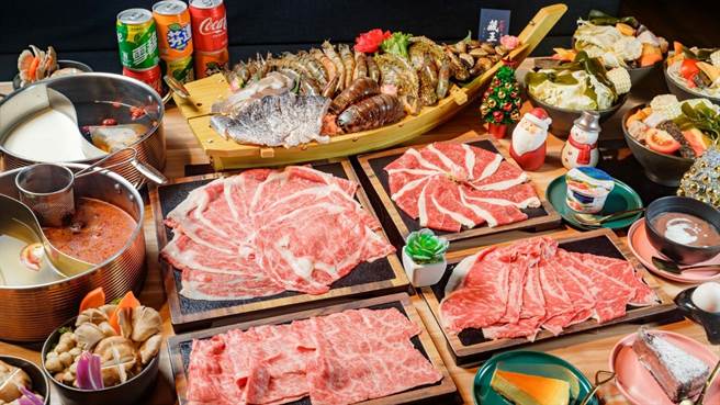 大叶高岛屋新开幕的「藏王极上锅物」，推出耶诞跨年和牛飨宴四人套餐8折优惠，原价8600元，特价6888元。（大叶高岛屋提供）
