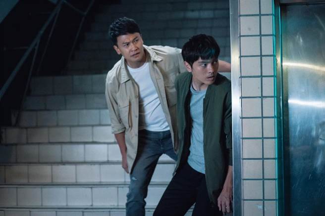 宥勝、王振復演出刑警好搭檔時常一起出任務。（TVBS提供）