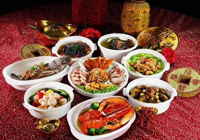 台中長榮桂冠今年嚴選八道中式年菜桌菜，每道也可選擇單點！（圖／台中長榮）
