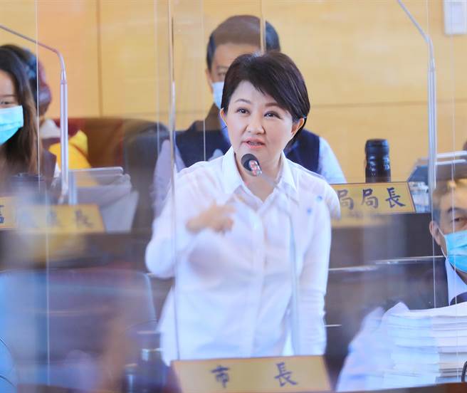 台中市外移人口多，選民自主性強，被視為「搖擺州」，四項公投一好三壞，恐衝擊市長盧秀燕明年底市長改選的勝算。（盧金足攝）