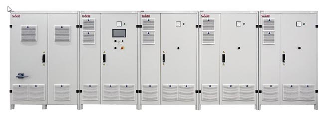 承德節能型動力電池組測試設備PBT 2000，具備95％以上能量回收效率，且充放電轉換時間低於2ms，已獲全球指標電動車廠採用。圖／承德科技提供