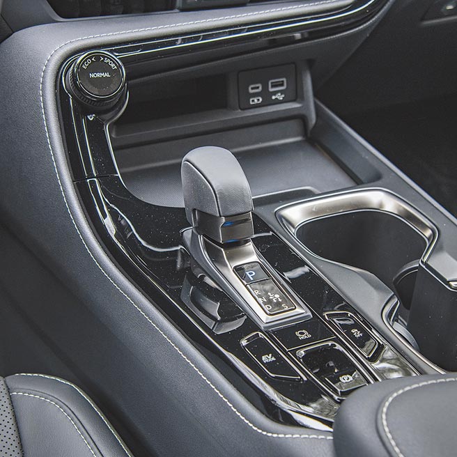 排檔座造型相当雅致。（陈大任摄）