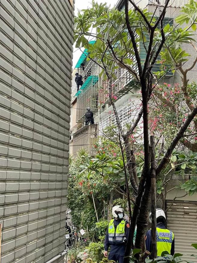 新北市永和区街头23日发生警匪枪击案。（图／民眾提供）