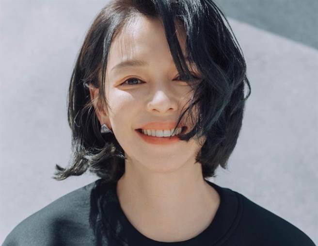 徐若瑄扫到蕾宏风波的颱风尾。(图/翻摄自徐若瑄IG)