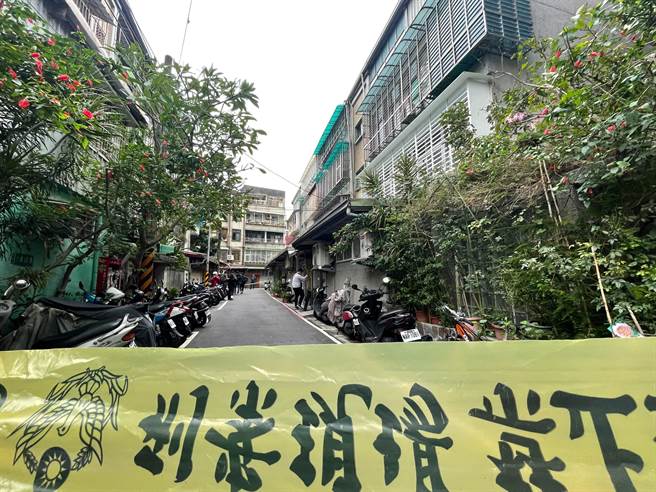 46歲陳姓男子涉嫌於新北市永和區福和路經營槍枝改造工廠，新北市刑大率隊今（23日）上午7時許前往攻堅。（葉書宏攝）