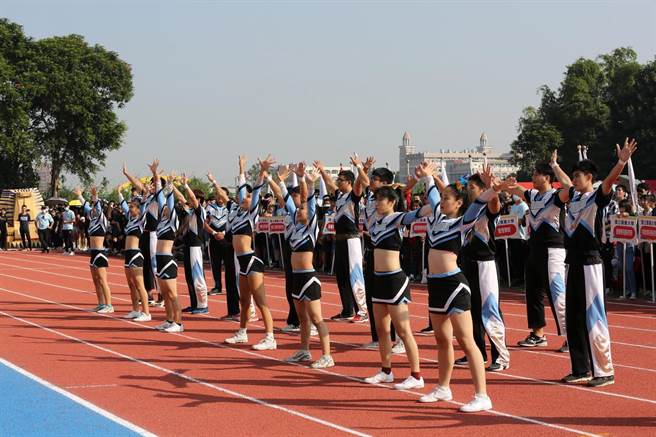 去年嘉大101周年校庆运动会活动，在新建完成的民雄校区田径场举办。（嘉义大学提供）