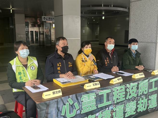 針對基隆捷運市區段問題，仁愛區民進黨議員鄭文婷呼籲交通部、市府應多方考量。（陳彩玲攝）