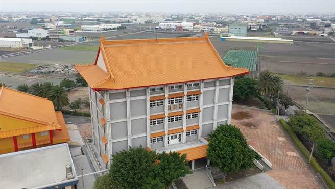 鹿港镇公所于第五公墓进行礼厅及灵堂新建工程。（鹿港镇公所提供／吴敏菁彰化传真）