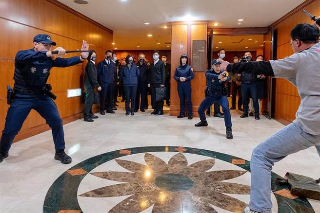 蔡英文總統出席「內政部警政署署務會報」(總統府提供)