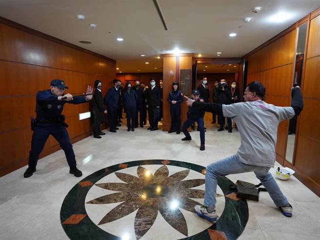 警政署以行动剧展演成果。（警政署提供）