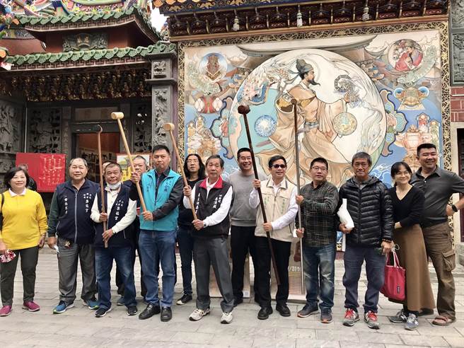 「屎沟墘客厅」社团发起跨年夜敲钟祈福，今年有10家庙宇参加。（中西区公所提供／程炳璋台南传真）