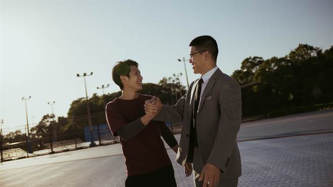 中寿秉持「以客户为中心」信念，陪你走过每段精彩故事。(图/中国人寿提供)