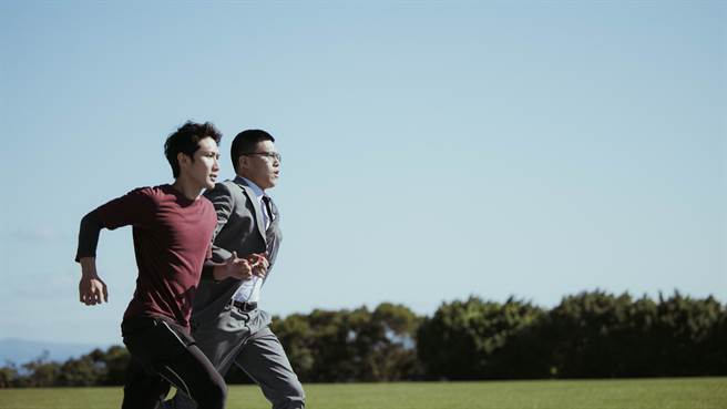 中寿始终陪伴在客户身旁一起努力，与客户共同成长，展现彼此最深的信任。(图/中国人寿提供)