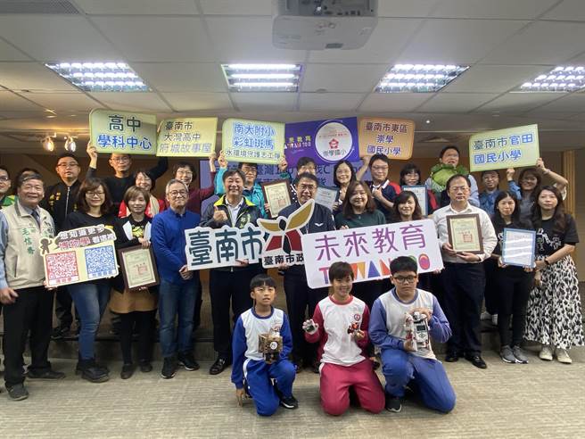 「2021未来教育台湾100」今年从全台各类型教育团队徵选「C school」，台南市有7项教案入选。（曹婷婷摄）