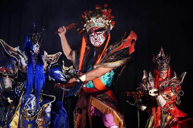 三昧堂结合民雄在地振南府，25日将由真人官将首和戏偶一同演出。（三昧堂提供／张亦惠嘉县传真）