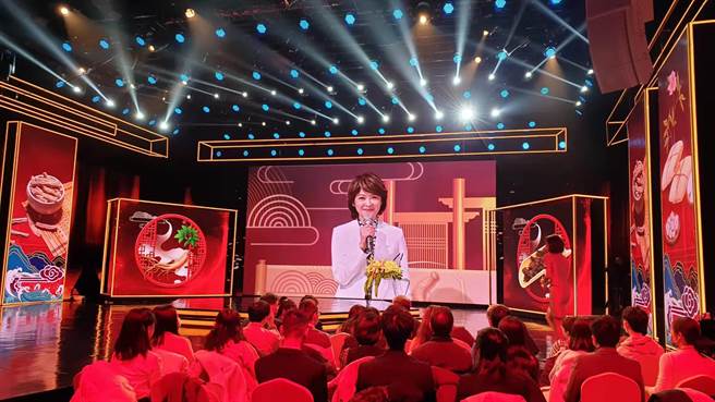 「兩岸中醫藥名師對話」，今天下午在台北和北京同步舉行，中天主播盧秀芳是台北場主持人。（藍孝威攝）