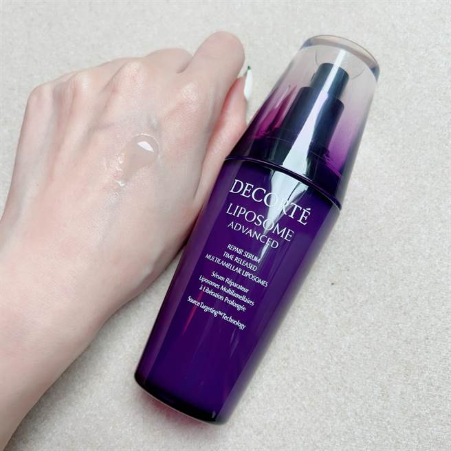 黛珂超微导修护精粹质地清爽，吸收迅速。（邱映慈摄）