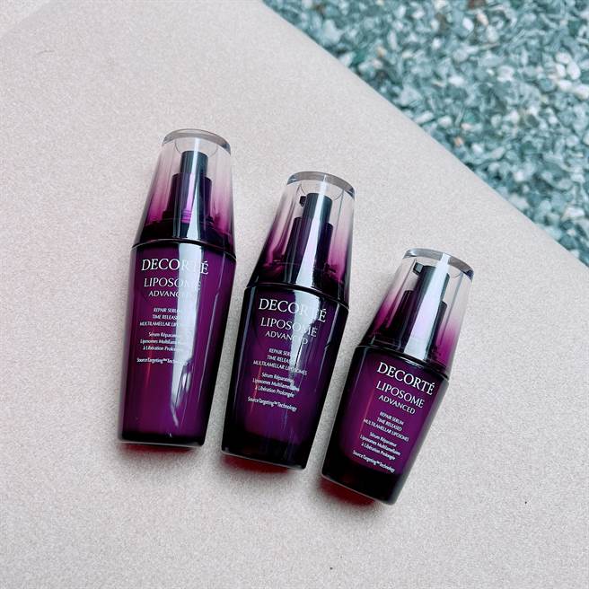 黛珂超微导修护精粹推出30ML、500ML、750ML三种容量的版本。（邱映慈摄）