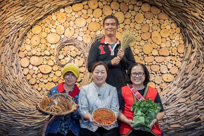 有很多小農好朋友，徐榛蔚重視新生代農友，提供非常多補助予以支持。(圖/中時新聞網攝)