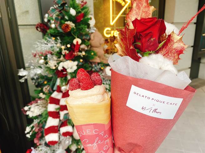 gelato Pique cafe联名圣诞花礼包含棉花玫瑰花束、覆盆子起司蛋糕可丽饼。（图／品牌提供）