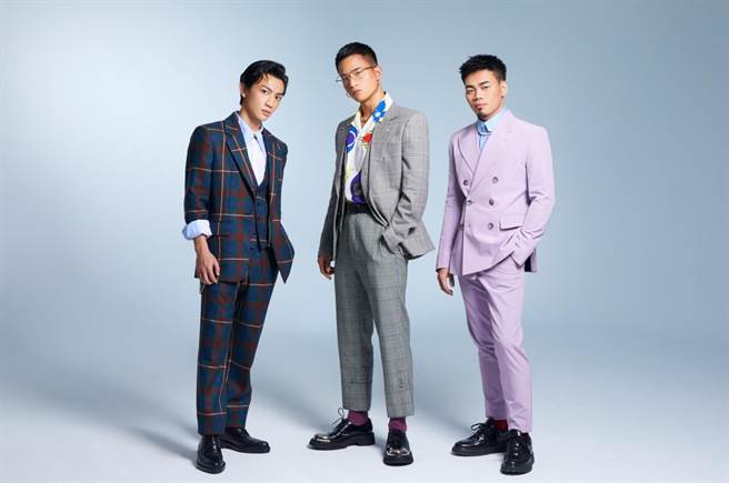 茄子蛋受邀「桃園陽光劇場」開幕演唱會演出。（大大娛樂提供）