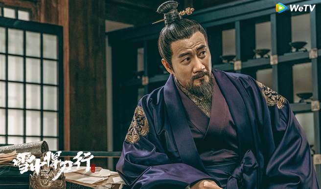 胡军饰演的北椋王徐骁。（WeTV提供）