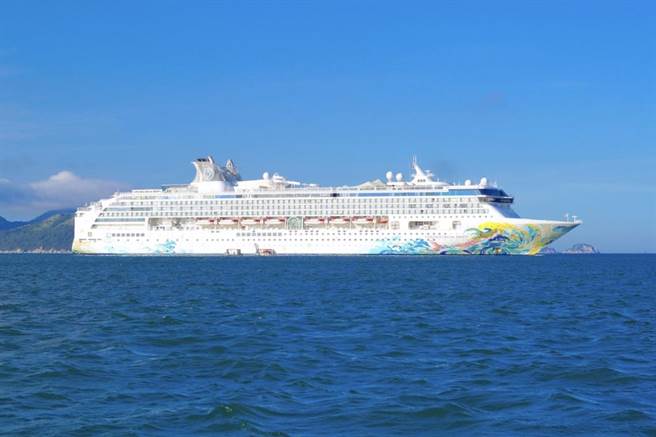 星梦邮轮今（23日）宣布旗下「探索梦号」拟于12月31日打破自5月预防性停航以来的停摆期，重新恢復其台湾基隆母港航线的营运。(星梦邮轮提供)
