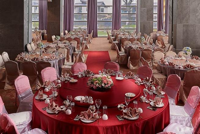 宜兰绿舞国际观光饭店推出多款春酒尾牙专案，除了单纯用餐之外，也有包含微旅行2天1夜的专案。（宜兰绿舞国际观光饭店提供）