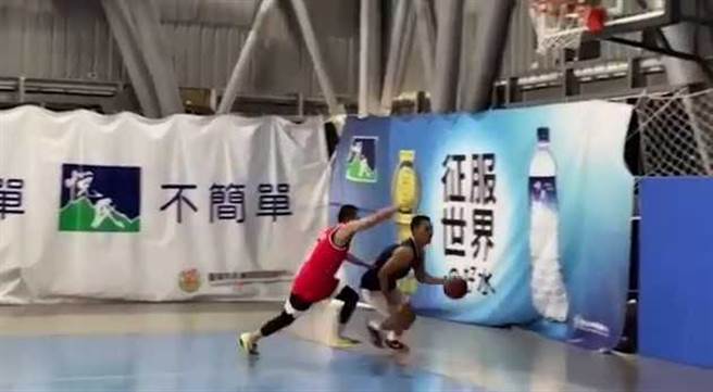 张庭瑚练球画面曝光。（好看娱乐提供）