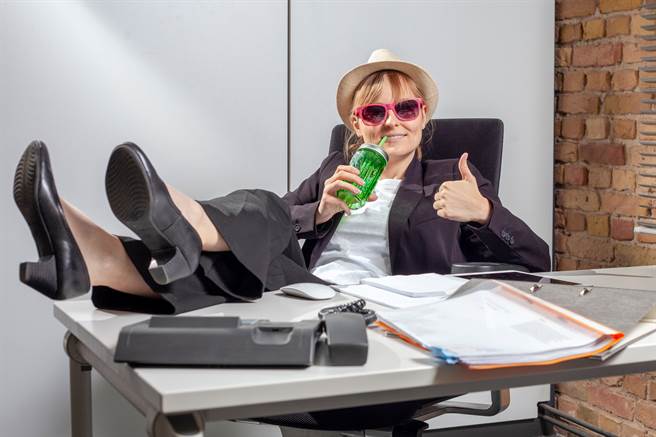 射手座、牡羊座、双子座、金牛座、摩羯座就属于不知天高地厚，却能凭脸皮厚上位的人。(示意图／Shutterstock)