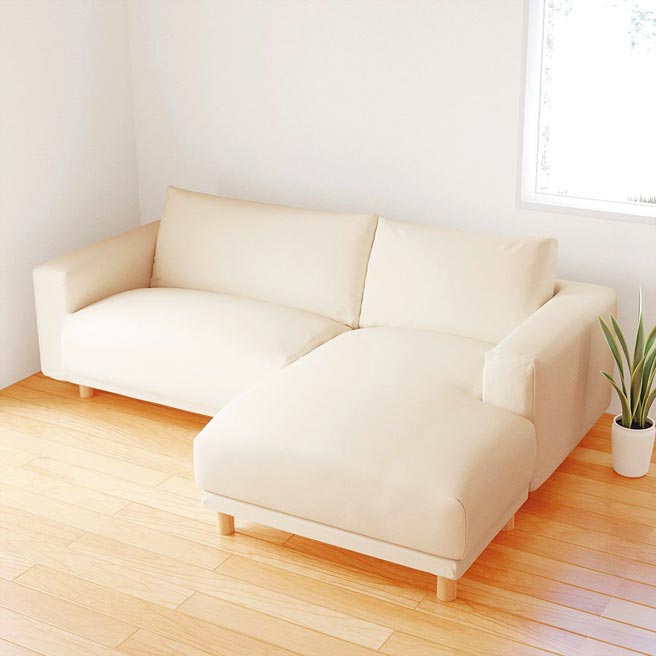 MUJI无印良品提出居家除旧布新提案，针对玄关、客厅与卧室等空间，推荐适合的家具与收纳用品如PP附轮收纳、羽毛独立筒躺椅型沙发（如图）等，并提出期间限定活动。（无印良品提供）