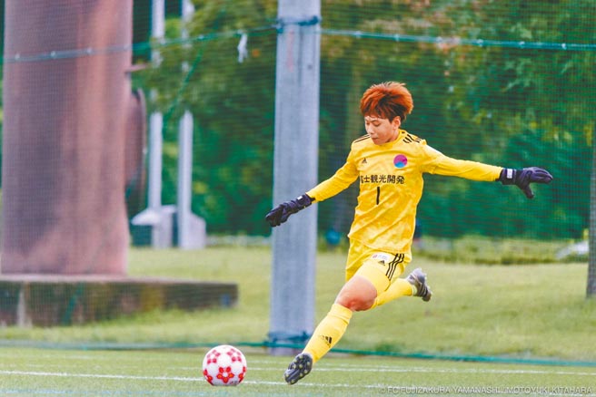 女足門神蔡明容提前結束與日本富士櫻花隊的合約，準備跟中華隊會合，參加明年1月的印度亞洲盃。（富士櫻花提供）