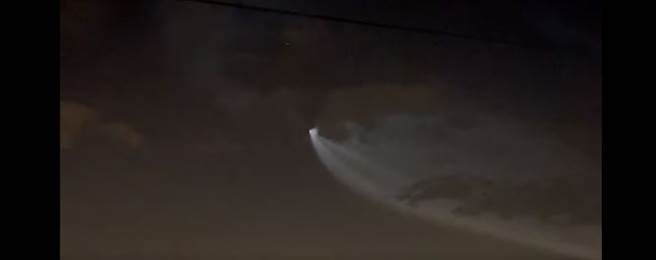 有網友將影片公布在爆料公社貼文詢問「這是什麼東西？」（圖/翻攝自爆料公社）