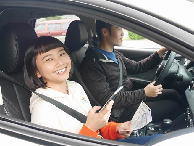 新北路边停车行动支付加码优惠 每3笔现折5元。（新北市交通局提供）