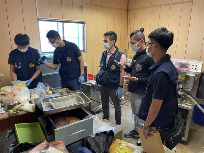 天道盟郭姓通缉犯以铁皮工厂为掩护，涉嫌混合、分装新兴毒品牟取不法获利。（保三总队第一大队提供）