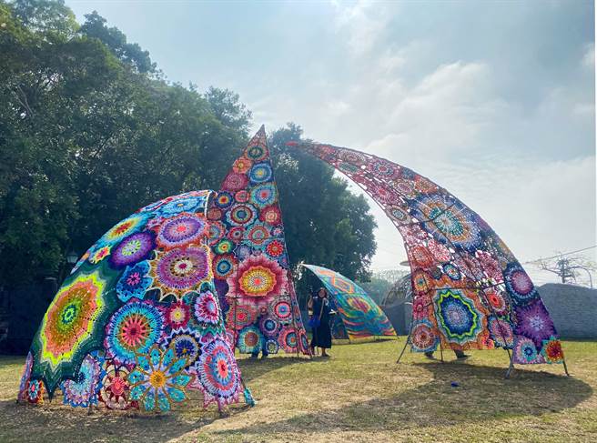 「築起之翼」為竹崎公園增添新亮點。（張亦惠攝）