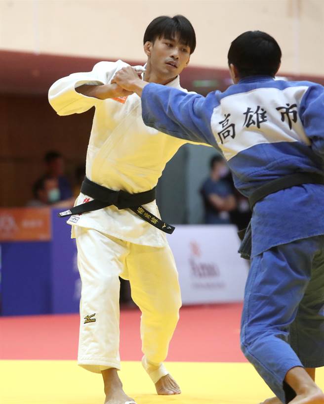 「柔道男神」杨勇纬击败「鞍马王子」李智凯，获选运动精英奖最佳男运动员奖。(中时资料照)