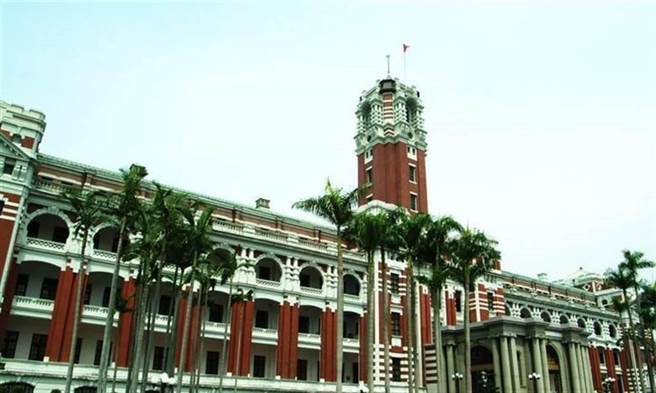 卫福部长陈时中受邀元旦领唱国歌引起争议，陈时中表示能够领唱国歌是个人荣誉。(报系资料照)