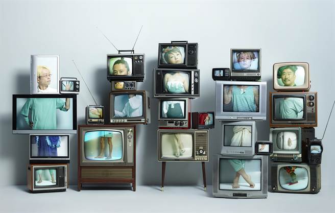 东京事变推出精选辑《总合》。（环球唱片提供）