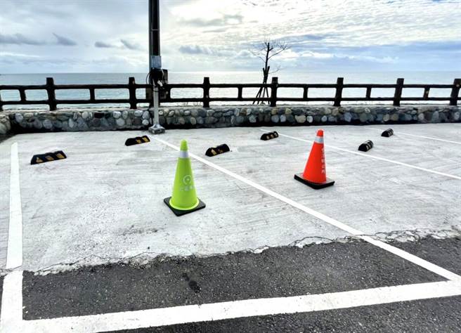 随着电动车普及化，丰滨乡公所与EVOASIS（源点科技）合作，分别在海上古道及乡公所停车场设汽车充电桩。（丰滨乡公所提供／王志伟花莲传真）