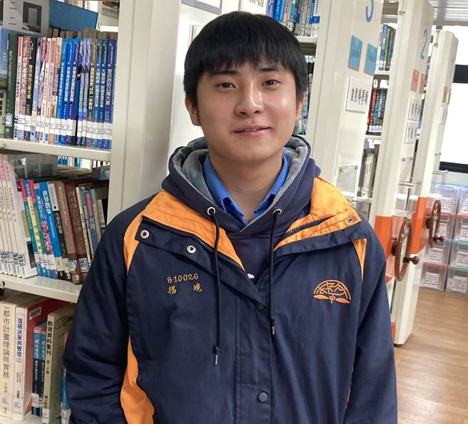 竹林中學楊境寫出品味生活哲學，勇奪新北作文大賽第一。(竹林中學提供)