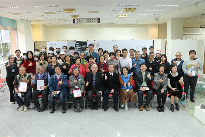 华夏科技大学于12月24日至明年5月30日在华夏科大图书馆艺廊展出「漫游中和庄-歷史图资展」。（华夏科技大学提供）