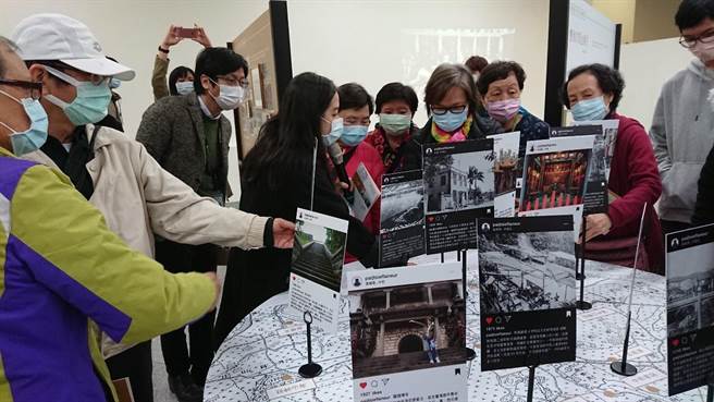 华夏科技大学于12月24日至明年5月30日在华夏科大图书馆艺廊展出「漫游中和庄-歷史图资展」。（华夏科技大学提供）