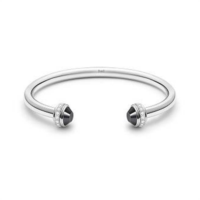 伯爵Possession系列白金黑色陶瓷钻石手环，36万6000元。（PIAGET提供）