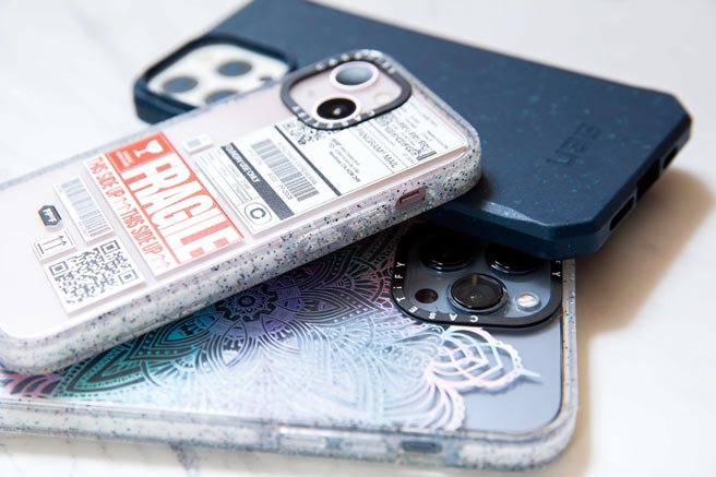 為滿足網路購買手機民眾需求，旺旺友聯、國泰產險及新安東京海上產險「吉時保」都可網路投保手機險。圖／本報資料照片