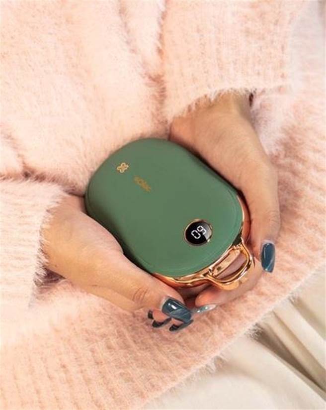 虾皮购物的sOlac充电式暖暖包，原价1680元，优惠价890元。（虾皮购物提供）