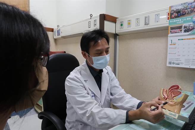 有医生解密，表示冬天其实也是容易感染季节，为了保暖穿很多，导致私密处与夏天一样闷热潮湿，加上天冷减少上厕所次数而憋尿，都大大增加私密处感染风险。（院方提供／吴建辉南投传真）